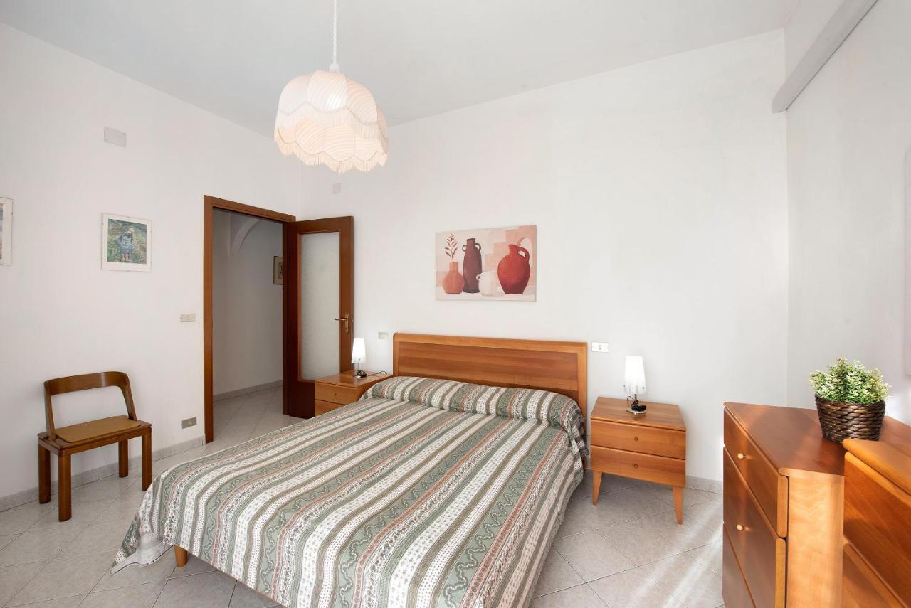 Trilocale Mazzini Con 2 Balconi Daire Varazze Dış mekan fotoğraf