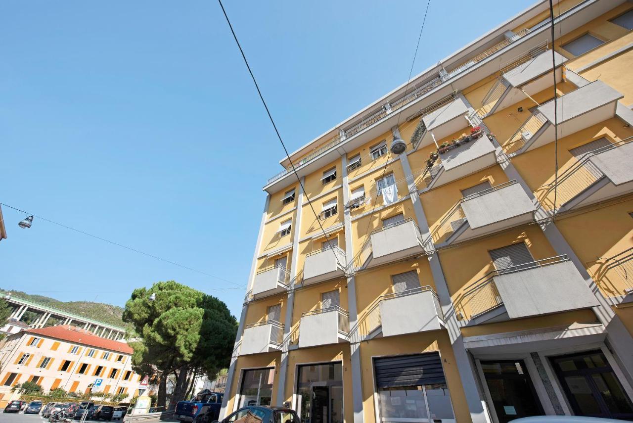 Trilocale Mazzini Con 2 Balconi Daire Varazze Dış mekan fotoğraf